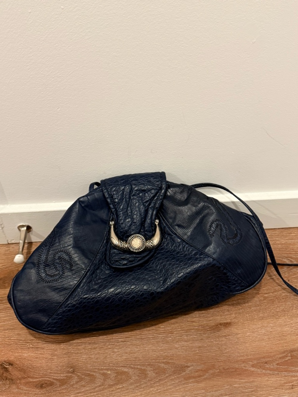 Vintage shoulder bag